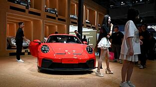 In China sind einige deutsche Autobauer im Luxussegment unterwegs und damit von der neuen Regelung betroffen. (Symbolbild)