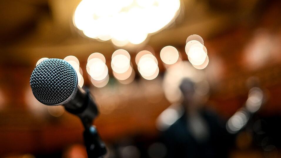 Ein Science Slam soll unterhaltsam Wissenschaft vermitteln. (Symbolbild) Ein Science Slam soll unterhaltsam Wissenschaft vermitteln. (Symbolbild)