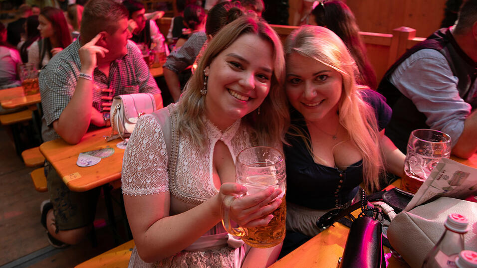 Die Partybilder vom Samstag, 16. August, aus dem Festzelt Weckmann. Die Partybilder vom Samstag, 16. August, aus dem Festzelt Weckmann.