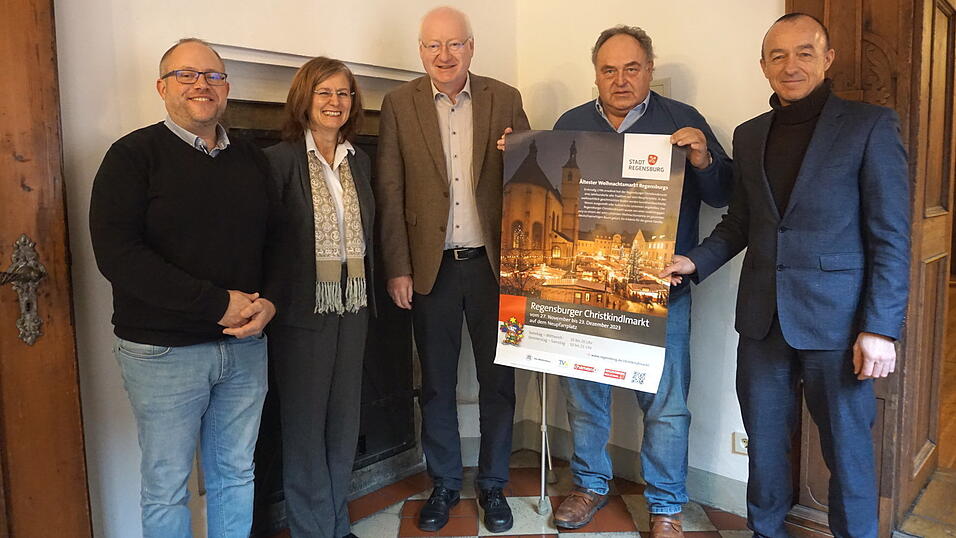 Stefan Pregler (Referat f&uuml;r &ouml;ffentliche Ordnung, von links), Andrea Schmid (stellvertretende Amtsleitung), Michael Bleckmann (Rechtsreferent), Reinhard Kellner und Walter Boeckh.