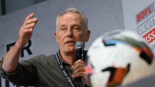 Ex-Bundesliga-Trainer Christian Streich mit einem Plädoyer für Nachwuchsfußballer.