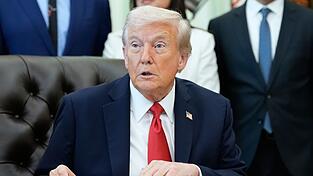 US-Präsident Trump geht nicht davon aus, dass die neuen, von ihm forcierten Zölle gegen China für die Wirtschaft haltbar sind. (Archivfoto)