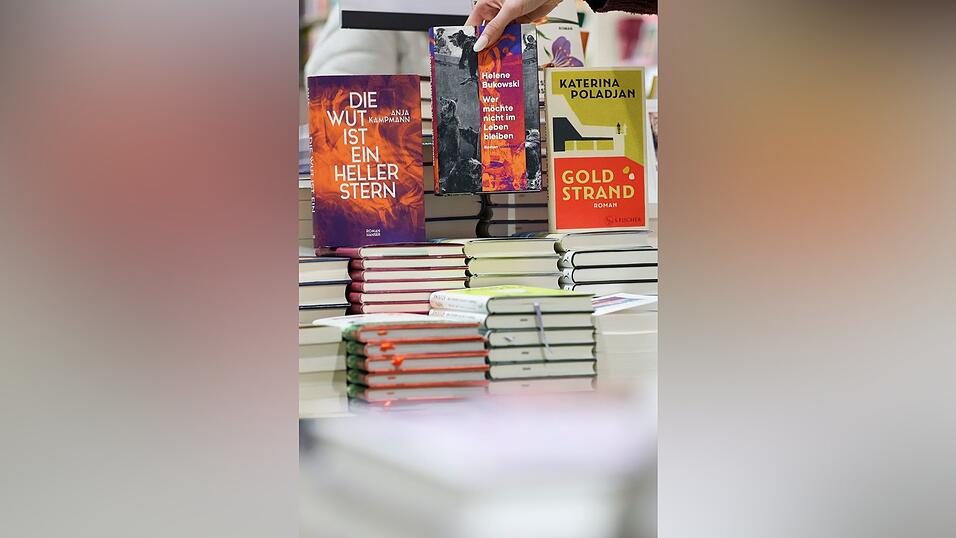 Vier Autorinnen und ein Österreicher stehen auf der Shortlist. Vier Autorinnen und ein Österreicher stehen auf der Shortlist.