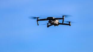 Immer wieder kam es in jüngster Zeit zu Zwischenfällen mit Drohnen. (Symbolbild)