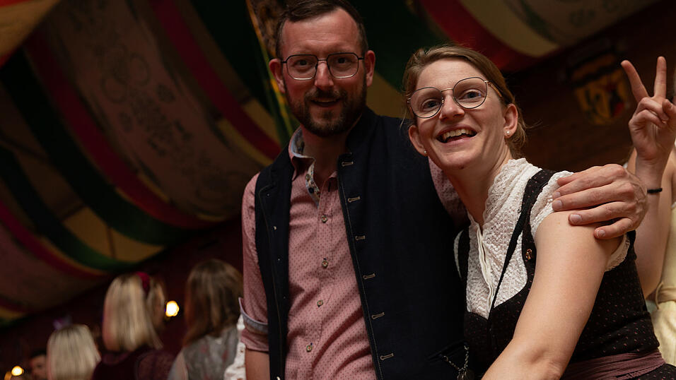 Die Partybilder vom Dienstag, 11. August, aus dem Festzelt Weckmann. Die Partybilder vom Dienstag, 11. August, aus dem Festzelt Weckmann.