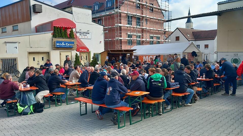 Am Samstag vor der Parkgarage Kirta-Games - sonntags dann Biergarten.