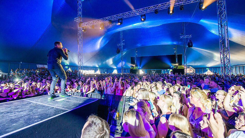 G&auml;nsehautstimmung mit Andreas Bourani in Straubing. Foto: Ulli Scharrer