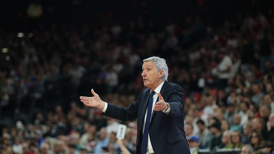 Trainer Svetislav Pesic trifft im Basketball-Playoff-Finale mit Bayern München auf seinen Ex-Club Alba Berlin. (Archivbild) Trainer Svetislav Pesic trifft im Basketball-Playoff-Finale mit Bayern München auf seinen Ex-Club Alba Berlin. (Archivbild)