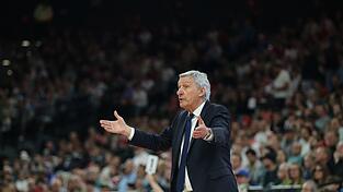 Trainer Svetislav Pesic trifft im Basketball-Playoff-Finale mit Bayern München auf seinen Ex-Club Alba Berlin. (Archivbild) Trainer Svetislav Pesic trifft im Basketball-Playoff-Finale mit Bayern München auf seinen Ex-Club Alba Berlin. (Archivbild)