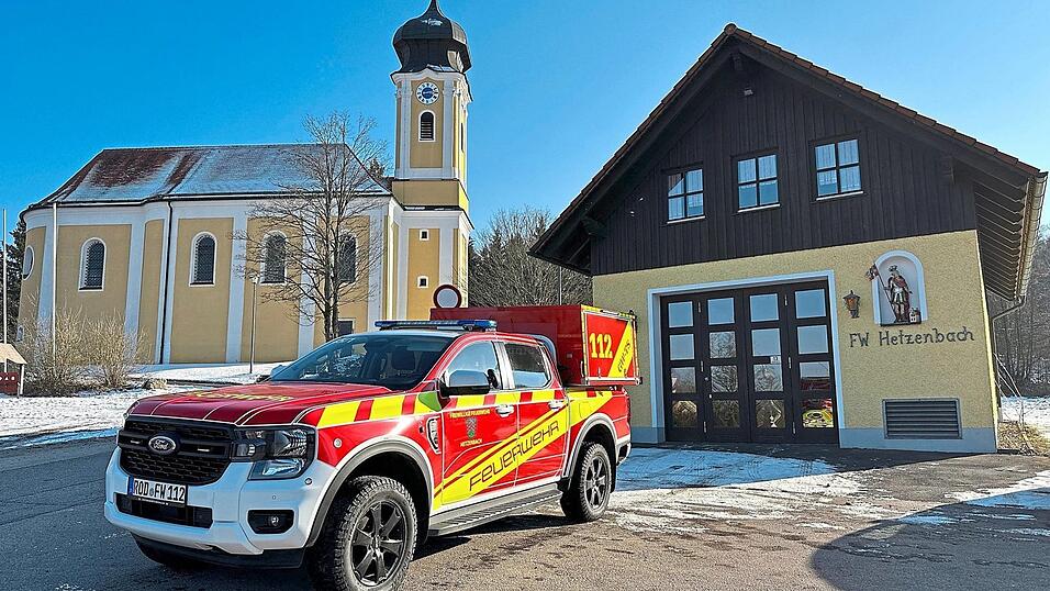 Der GW-TS Ford Ranger ersetzt das 36 Jahre alte Tragkraftspritzenfahrzeug der Feuerwehr Hetzenbach. Der GW-TS Ford Ranger ersetzt das 36 Jahre alte Tragkraftspritzenfahrzeug der Feuerwehr Hetzenbach.