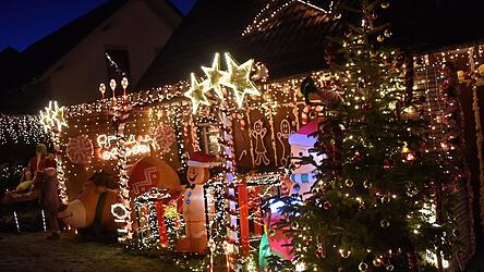 Wer genauer über den Gartenzaun schaut, entdeckt verschiedene märchenhafte Welten.