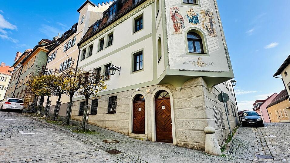 Bekommen die Further jetzt mehr Toiletten? Die Stadt pr&uuml;ft offenbar neue Standorte. Bisher stehen nur im Rathaus (Bild) sowie am Friedhof &ouml;ffentliche WCs zur Verf&uuml;gung.