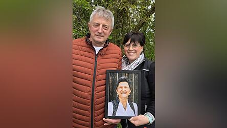 Sepp Stahl und Ramona Binder lassen Petra Schweizer zu Ehren die Volkstanz-Wallfahrt wieder aufleben.