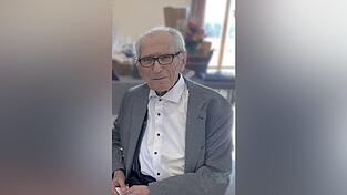 Der Keramikk&uuml;nstler Walter Heufelder ist am 4. Januar 100 Jahre alt geworden.