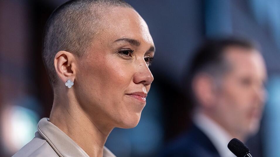 FDP-Chef Dürr will im Fall seiner Wiederwahl im Mai an Generalsekretärin Büttner festhalten. FDP-Chef Dürr will im Fall seiner Wiederwahl im Mai an Generalsekretärin Büttner festhalten.