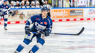 Nach drei Niederlagen in Folge, konnten die Straubing Tigers (endlich) die Eisbären Berlin am Sonntagnachmittag bezwingen. Einer der Torschützen war unter anderem Joshua Samanski. Nach drei Niederlagen in Folge, konnten die Straubing Tigers (endlich) die Eisbären Berlin am Sonntagnachmittag bezwingen. Einer der Torschützen war unter anderem Joshua Samanski.