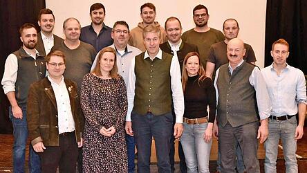 B&uuml;rgermeisterkandidat Anton Sporrer und die weiteren Bewerber der Liste