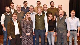 Bürgermeisterkandidat Anton Sporrer und die weiteren Bewerber der Liste Bürgermeisterkandidat Anton Sporrer und die weiteren Bewerber der Liste