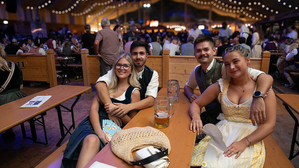 Die Partybilder vom Donnerstag, 14. August, aus dem Festzelt Reisinger. Die Partybilder vom Donnerstag, 14. August, aus dem Festzelt Reisinger.