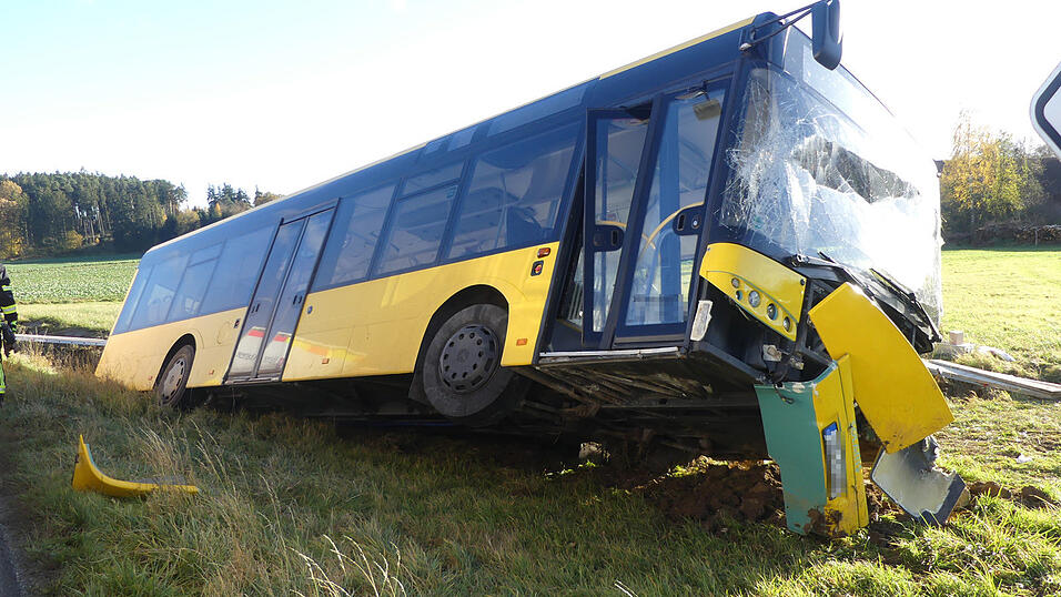 Ein Schulbusunfall hat sich am Mittwoch in der Gemeinde Laberweinting ereignet.