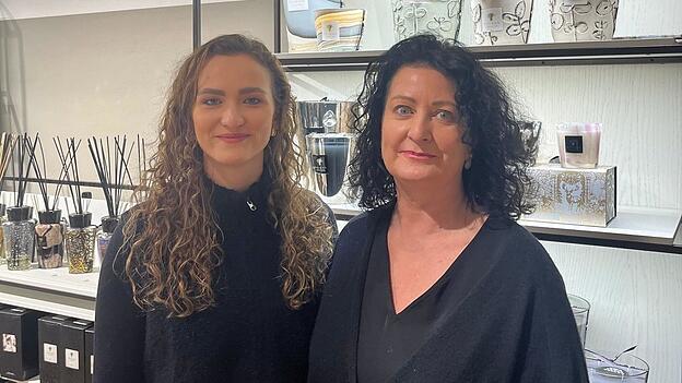 Sophia (links) und Brigitte Riedl