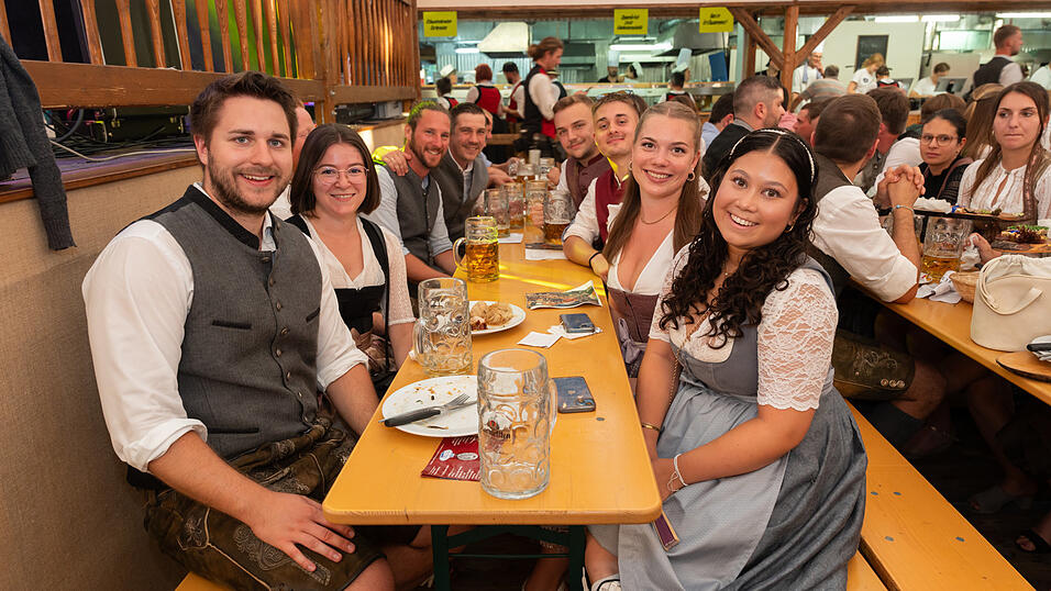 Die Partybilder vom Samstag, 17. August, aus dem Festzelt Nothaft. Die Partybilder vom Samstag, 17. August, aus dem Festzelt Nothaft.