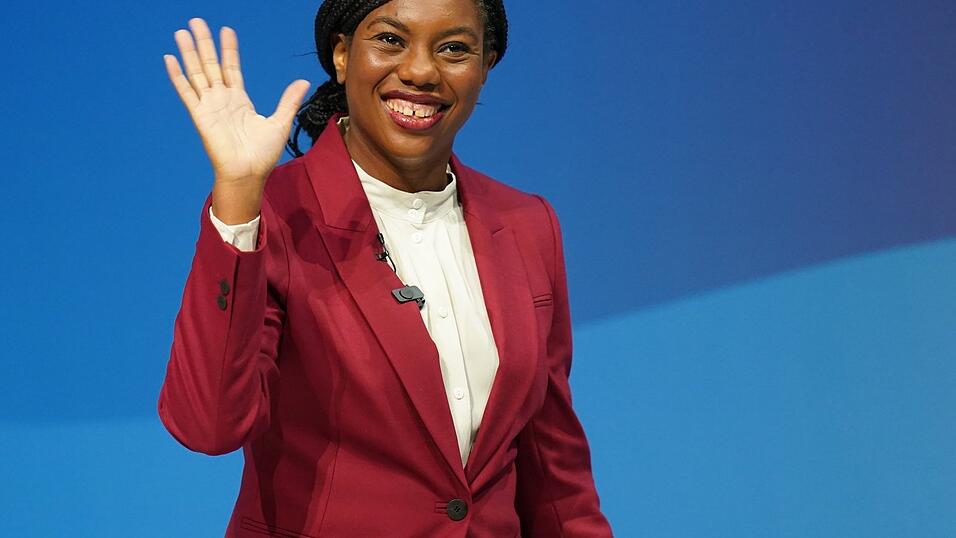 In London geboren, in Nigeria aufgewachsen: Keri Badenoch gilt mit ihrem rebellischen Profil nicht gerade als Versöhnerin. In London geboren, in Nigeria aufgewachsen: Keri Badenoch gilt mit ihrem rebellischen Profil nicht gerade als Versöhnerin.