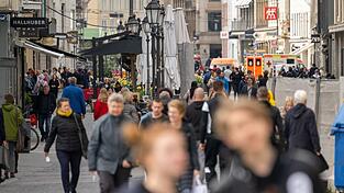 Eigentlich hatte der bayerische Einzelhandel auf ein gutes Einkaufswochenende gehofft. (Archivbild)