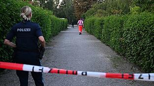 Die Polizei ist in der Kleingartenanlage im Einsatz.