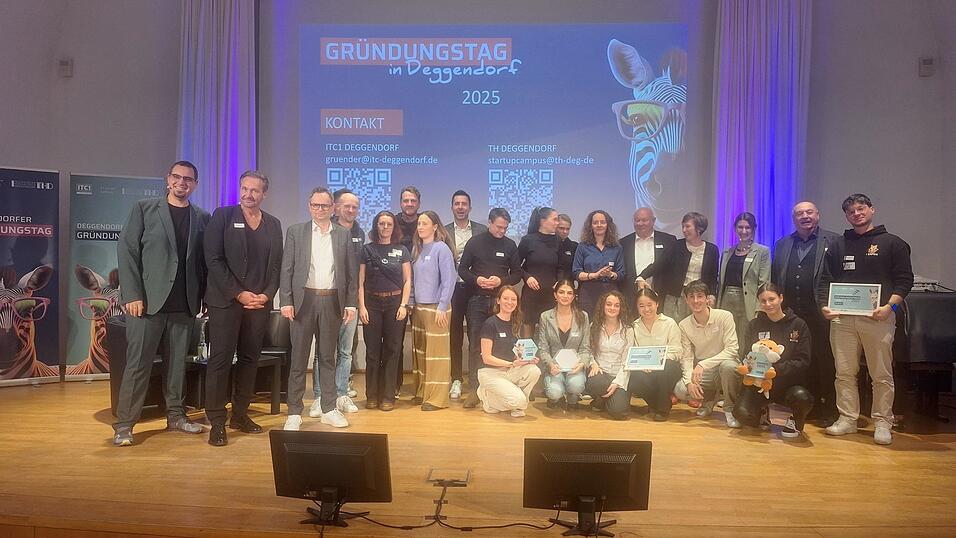 Beim Gr&uuml;ndertag im Kapuzinerstadl ging es hoch her. Die jungen Gr&uuml;nder und Ideenfinder waren mit Feuereifer dabei.