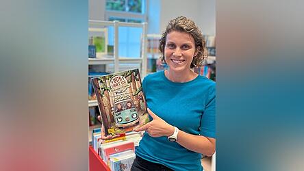 Sonja Hadaller von der Bücherei Hohenthann präsentiert ein charmantes Kinderbuch mit stimmungsvollen Illustrationen.