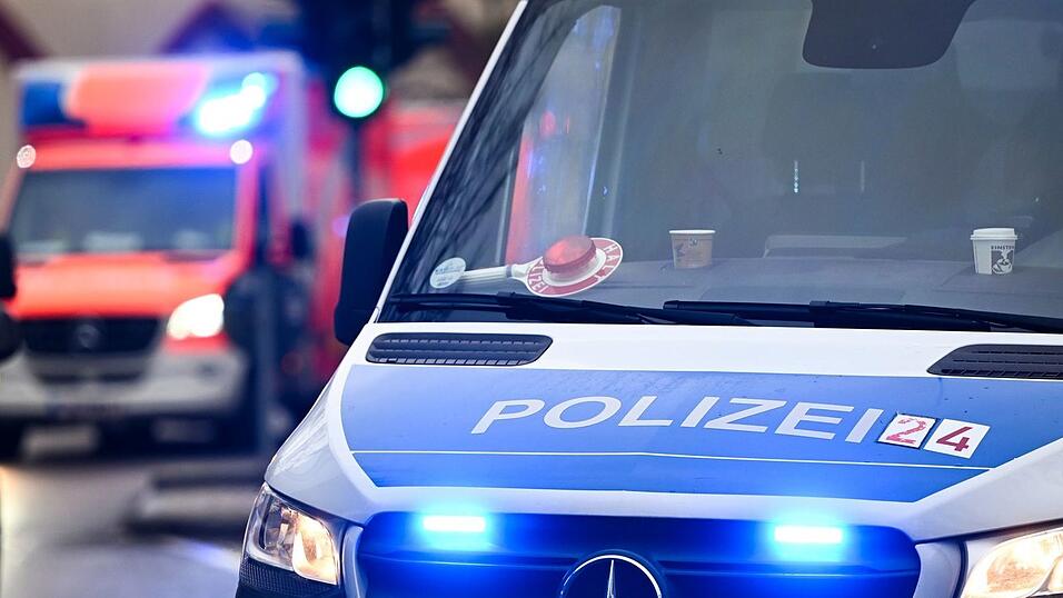 Der Motorradfahrer stürzte und erlag noch an der Unfallstelle seinen Verletzungen. (Symbolbild) Der Motorradfahrer stürzte und erlag noch an der Unfallstelle seinen Verletzungen. (Symbolbild)