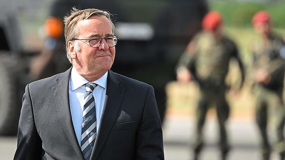 „Hier war keine Einigung mehr erreichbar“, sagt Bundesverteidigungsminister Boris Pistorius. „Hier war keine Einigung mehr erreichbar“, sagt Bundesverteidigungsminister Boris Pistorius.