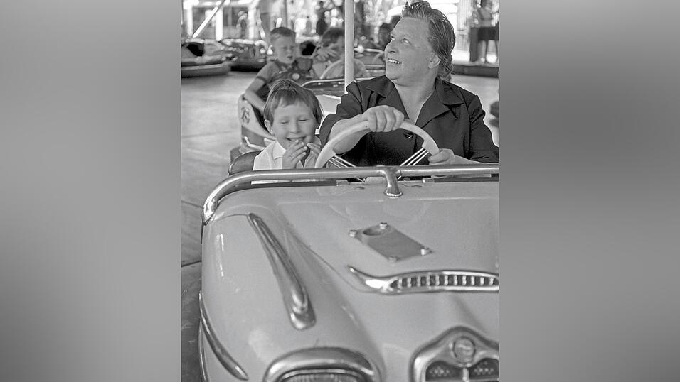 Autoscooter historisch: Aber bitte immer sch&ouml;n nach vorne schauen!