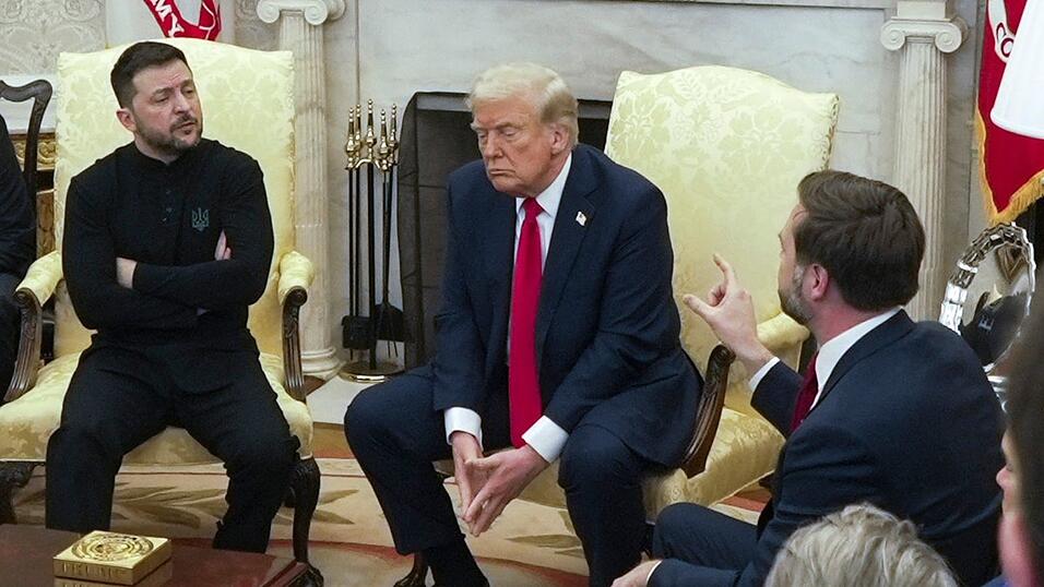 Vor den Augen der Welt&ouml;ffentlichkeit: Trump und Vance dem&uuml;tigen den ukrainischen Pr&auml;sidenten Selenskyj. (Archivbild)