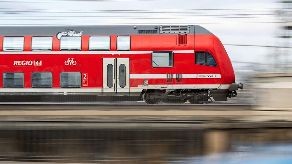 DB Regio zählte im April deutlich mehr Fahrgäste als im Vorjahresmonat. (Archivbild) DB Regio zählte im April deutlich mehr Fahrgäste als im Vorjahresmonat. (Archivbild)