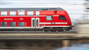 DB Regio zählte im April deutlich mehr Fahrgäste als im Vorjahresmonat. (Archivbild) DB Regio zählte im April deutlich mehr Fahrgäste als im Vorjahresmonat. (Archivbild)