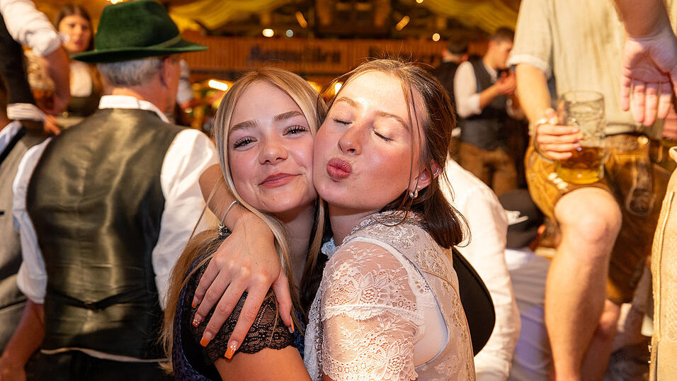 Die Partybilder vom Freitag, 9. August 2024, aus dem Festzelt Nothaft. Die Partybilder vom Freitag, 9. August 2024, aus dem Festzelt Nothaft.
