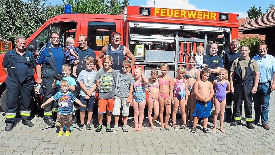 Ein voller Erfolg wurde der Jugendtag der vier Feuerwehren im Rahmen der Ferienaktion der Gemeinde. Ein voller Erfolg wurde der Jugendtag der vier Feuerwehren im Rahmen der Ferienaktion der Gemeinde.