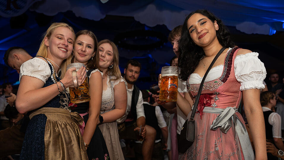 Die Partybilder vom Freitag, 11. August 2023, aus dem Festzelt Reisinger. Die Partybilder vom Freitag, 11. August 2023, aus dem Festzelt Reisinger.