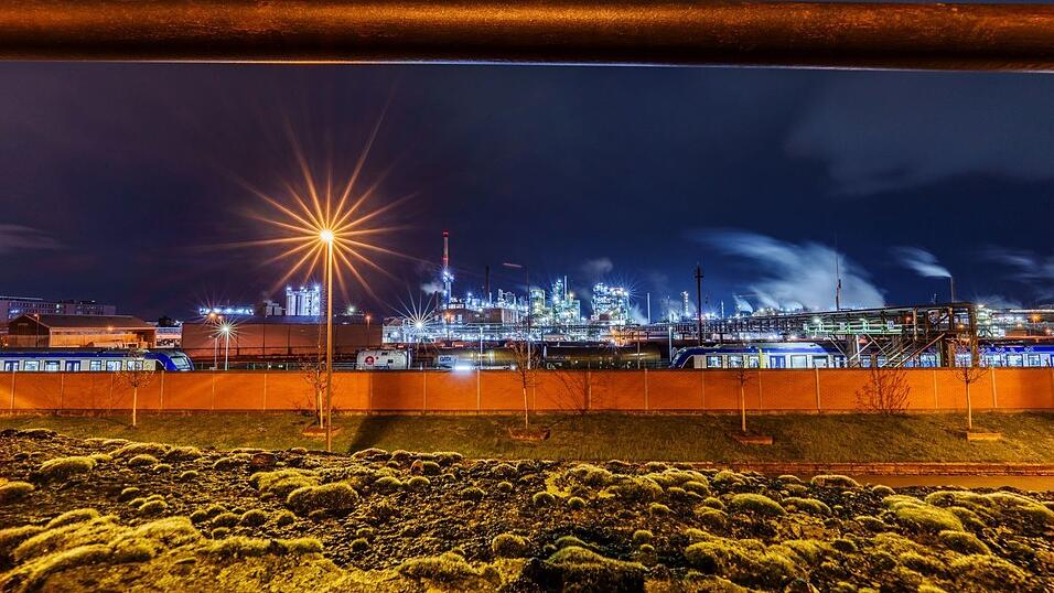Industriepark H&ouml;chst in Frankfurt: Die Chemiebranche steht unter Druck. (Archivbild)
