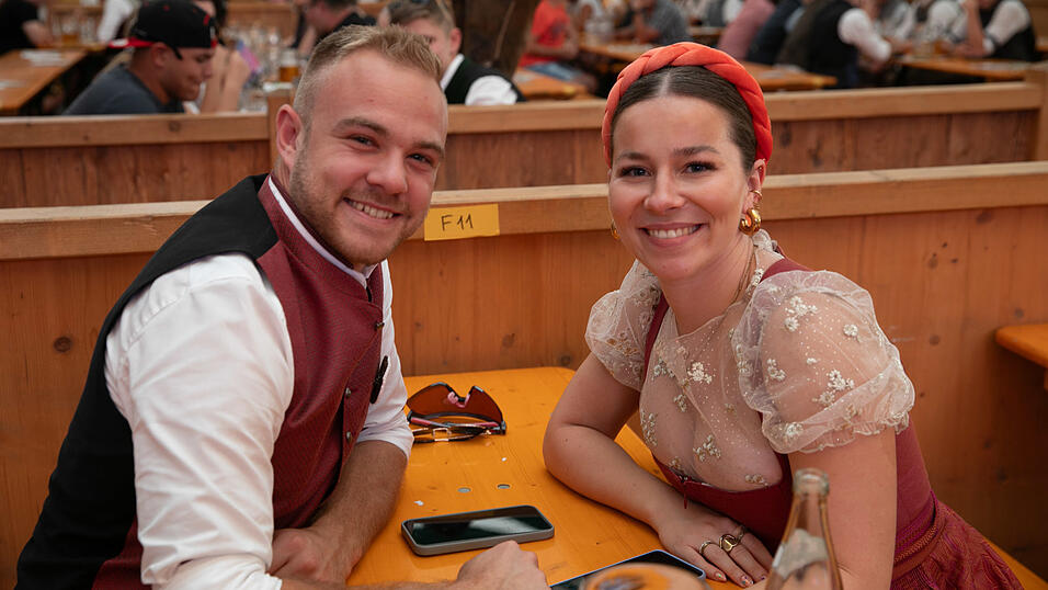 Die Partybilder vom Sonntag, 10. August, aus dem Festzelt Weckmann. Die Partybilder vom Sonntag, 10. August, aus dem Festzelt Weckmann.
