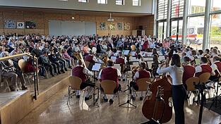 Das Konzert der Stadtkapelle verfolgten so viele Zuschauer wie noch nie.