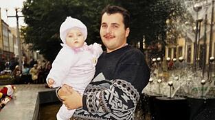Manche Erinnerungen verschwimmen, manche kennt man nur aus Erzählungen. Hier war ich mit meinem Papa irgendwo in Litauen, unserer Heimat.