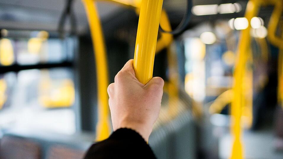 Alle Regensburger Busse von das Stadtwerk.Mobilit&auml;t wurden erneut mit dem antimikrobiellen Dyphox-Lack beschichtet.
