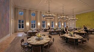 Edel, aber ohne Pomp und „Bling-Bling“: So stellt sich das Team von Henn den Großen Saal im sanierten Schloss Bellevue vor. Edel, aber ohne Pomp und „Bling-Bling“: So stellt sich das Team von Henn den Großen Saal im sanierten Schloss Bellevue vor.