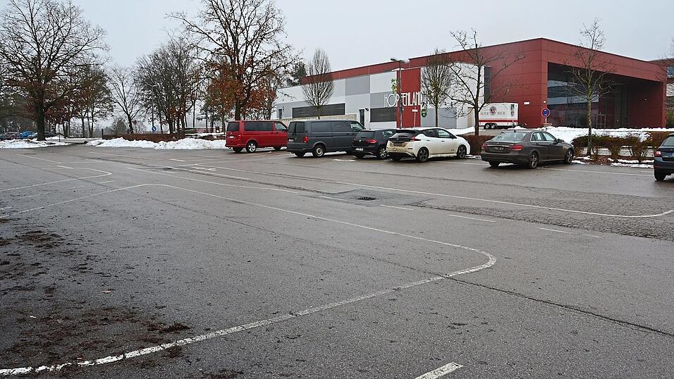 Der Verkehrs&uuml;bungsplatz an der Hochfeldstra&szlig;e/Ecke Schlesische Stra&szlig;e wird auf absehbare Zeit einem Parkplatz weichen. Die Kinder aus Au werden k&uuml;nftig in Nandlstadt das richtige Verhalten im Stra&szlig;enverkehr lernen.
