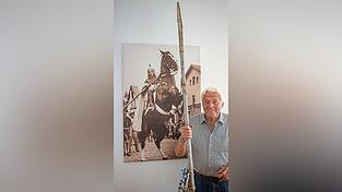 Die Lanze von damals hat Späth auch heute noch fest im Griff. Die Lanze von damals hat Späth auch heute noch fest im Griff.