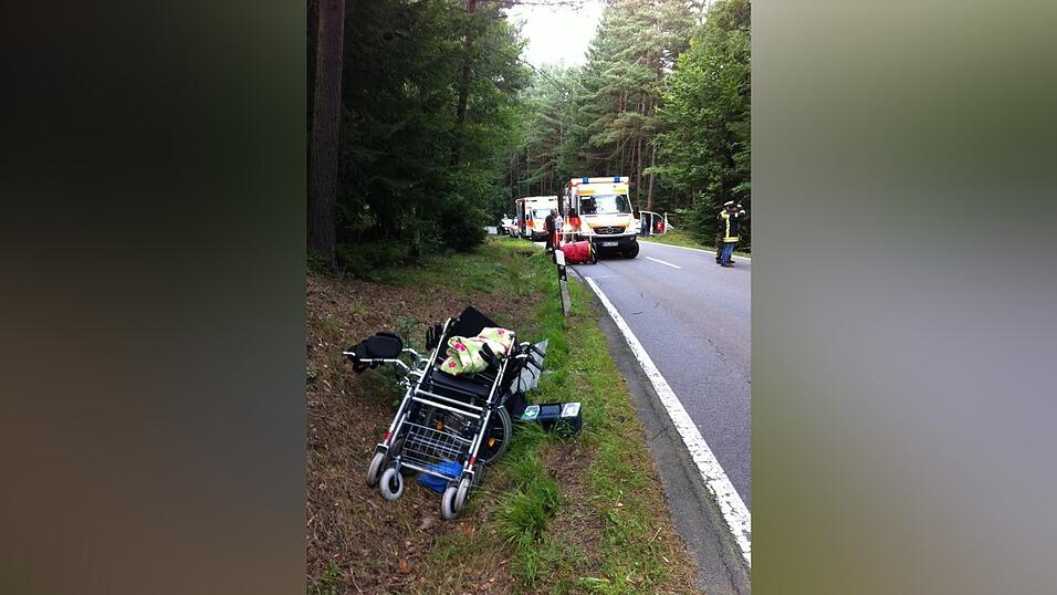 Ein schwerer Unfall ereignete sich am Samstag zwischen Viechach und Wiesing. (Fotos: Manuela Lang)