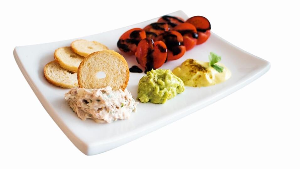 Egal ob Thunfisch, Avocado oder Curry-Mango. Bei unseren Dips ist für jeden etwas dabei. Egal ob Thunfisch, Avocado oder Curry-Mango. Bei unseren Dips ist für jeden etwas dabei.